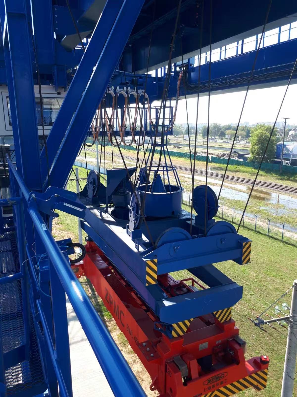 gear motor for container crane rotation